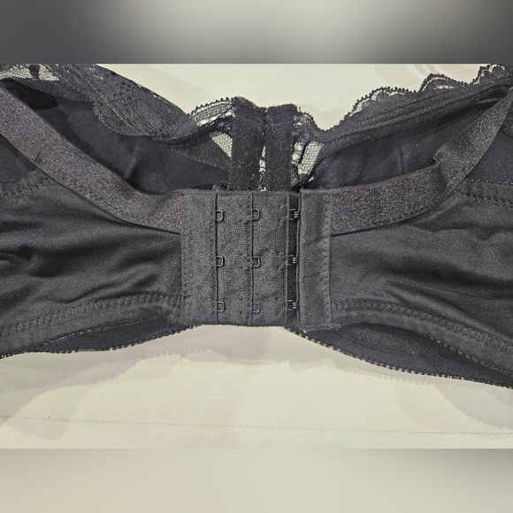 Frederick's of Hollywood Black Lace Bra. Size 34DD. Sexy Stylish Lace - Picture 4 of 8